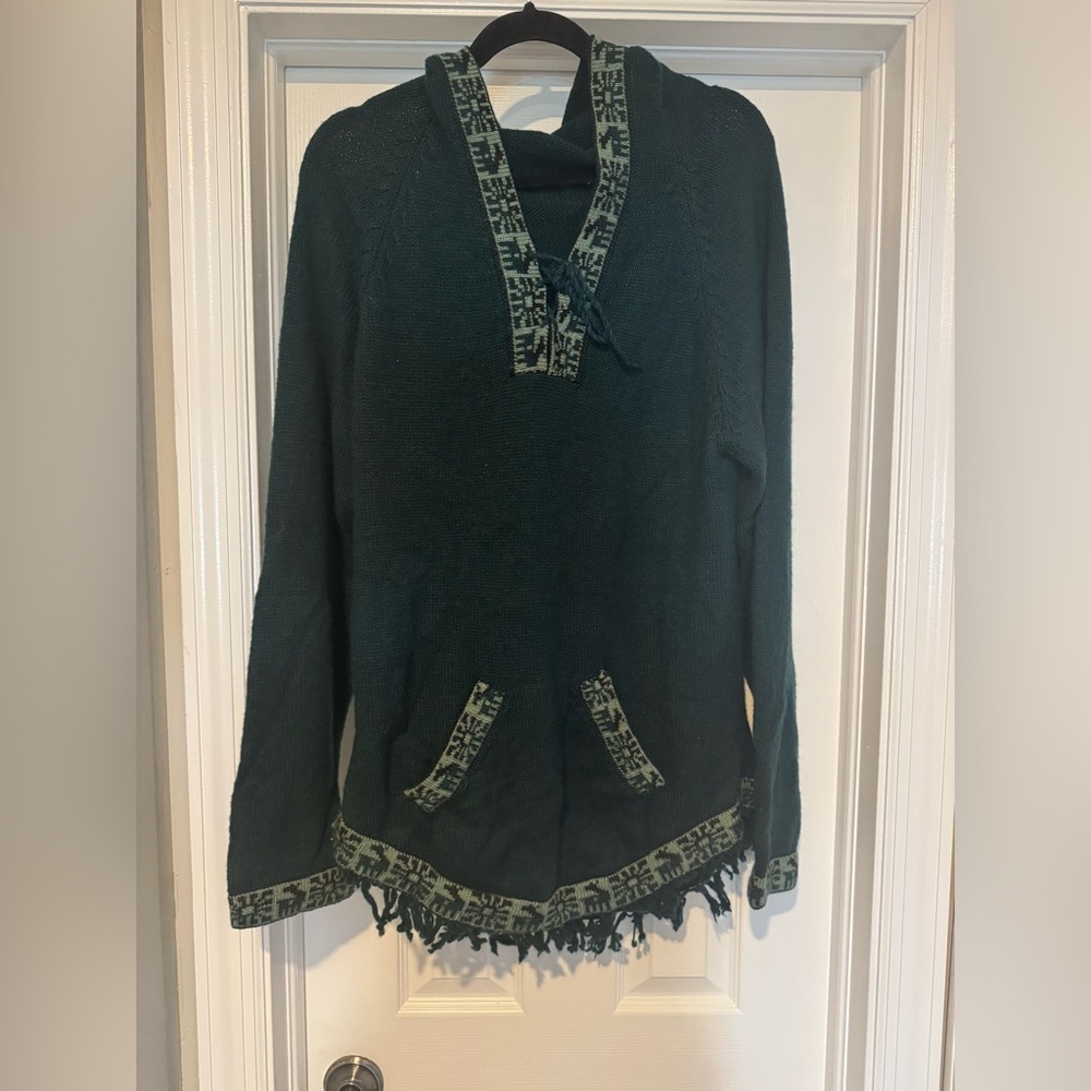 Green Hooded Sweater with Patterned Trim oversized medium‎